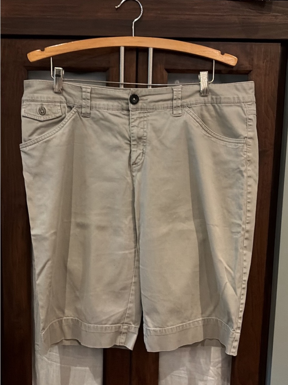 Women's Neutral Khaki Bermuda Shorts - Classic Summer Staple